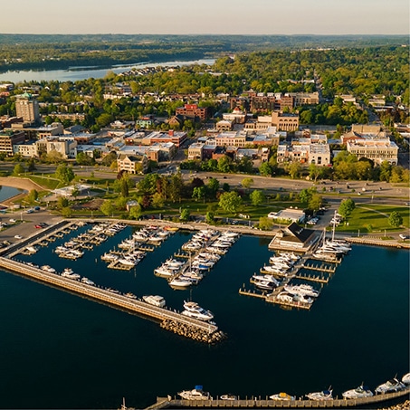 Seller’s Guide: Navigating the Traverse City Real Estate Market in 2025